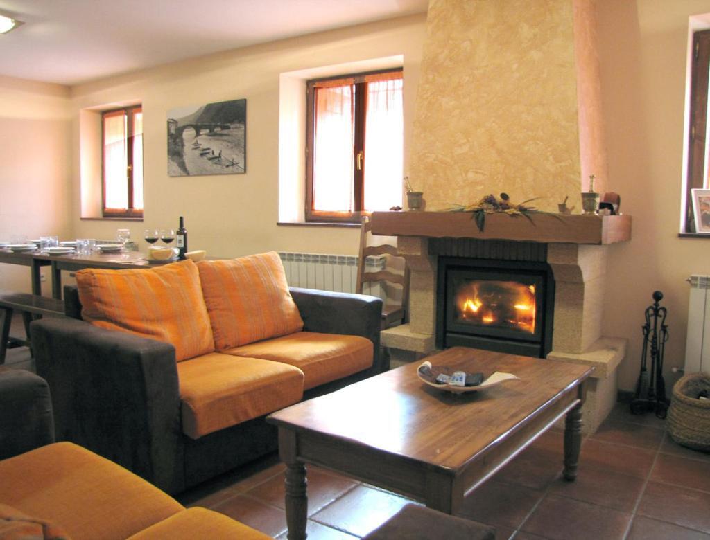 Casa Rural Urandi I Burgui Exterior foto